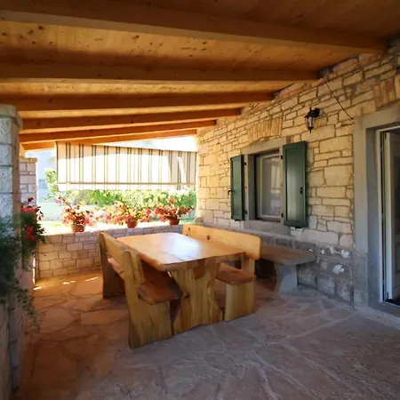 別荘 Castello Mit Gepflegtem Garten